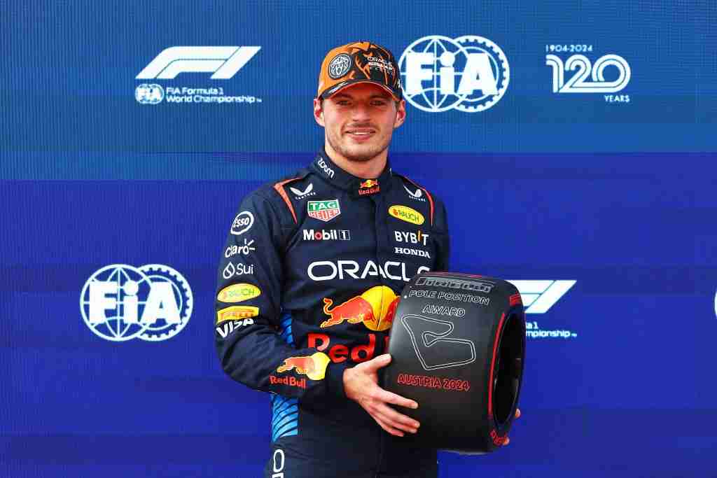 Max Verstappen comemora pole position após qualificação para o Grande Prêmio da Áustria de 2024 |  Conjunto de conteúdo Getty Images / Red Bull